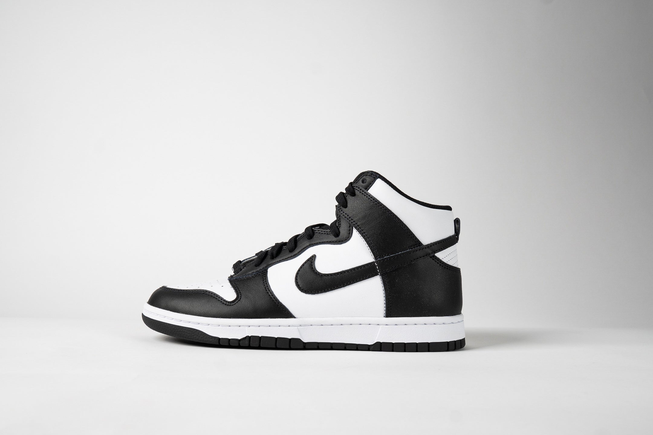 Size top 8.5 Nike Dunk High Panda Black White 2021 Authentic Good Condition