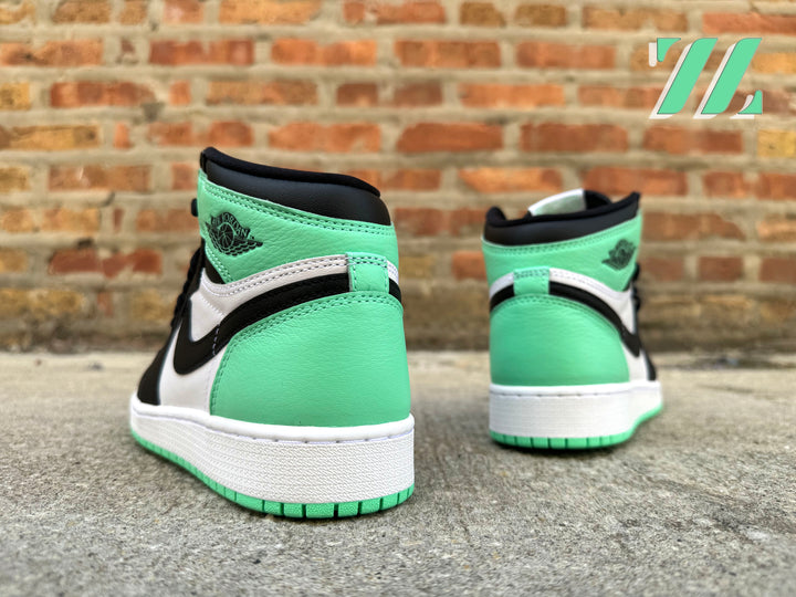 Kid’s Air Jordan 1 High OG “Green Glow” (GS)