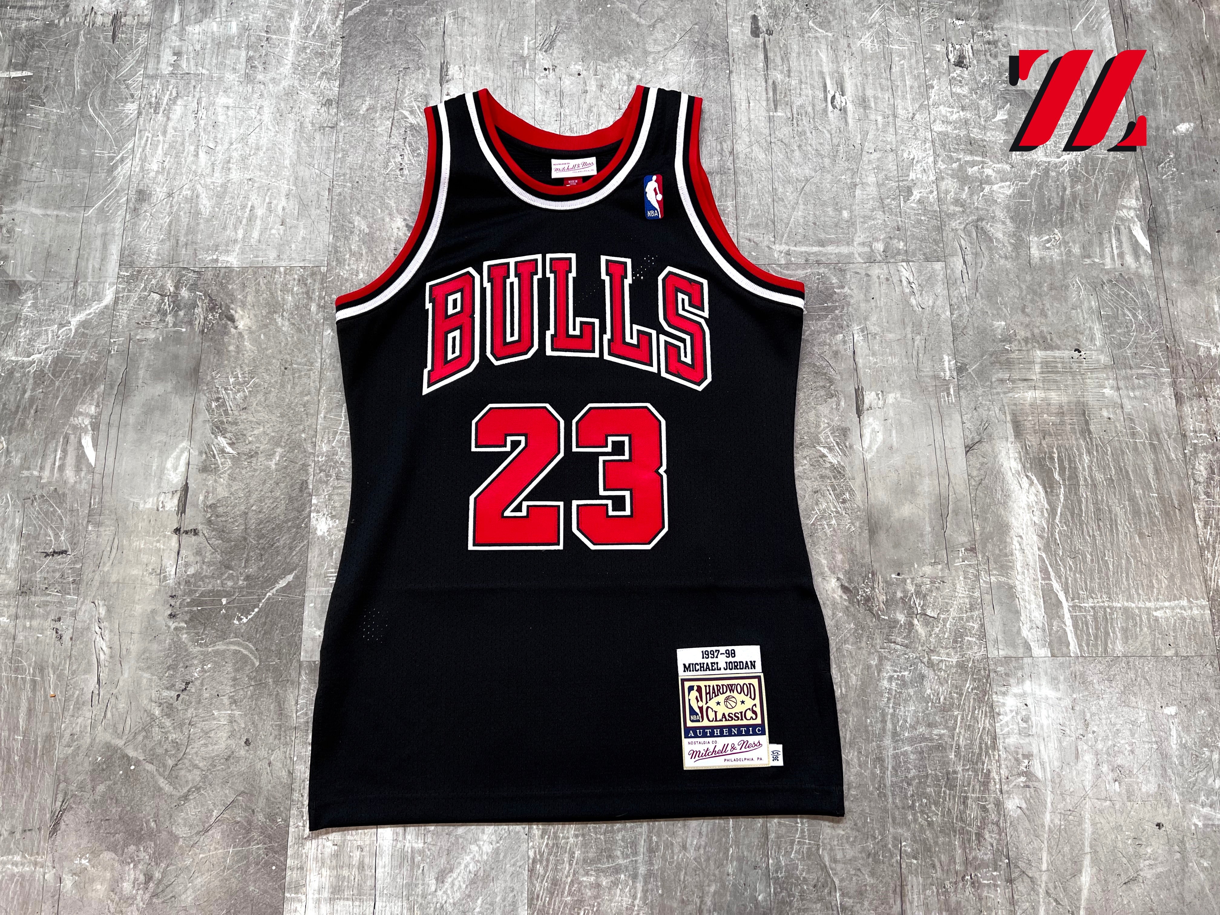Michael Jordan Jerseys, Michael Jordan Shirt, NBA Michael Jordan Gear &  Merchandise