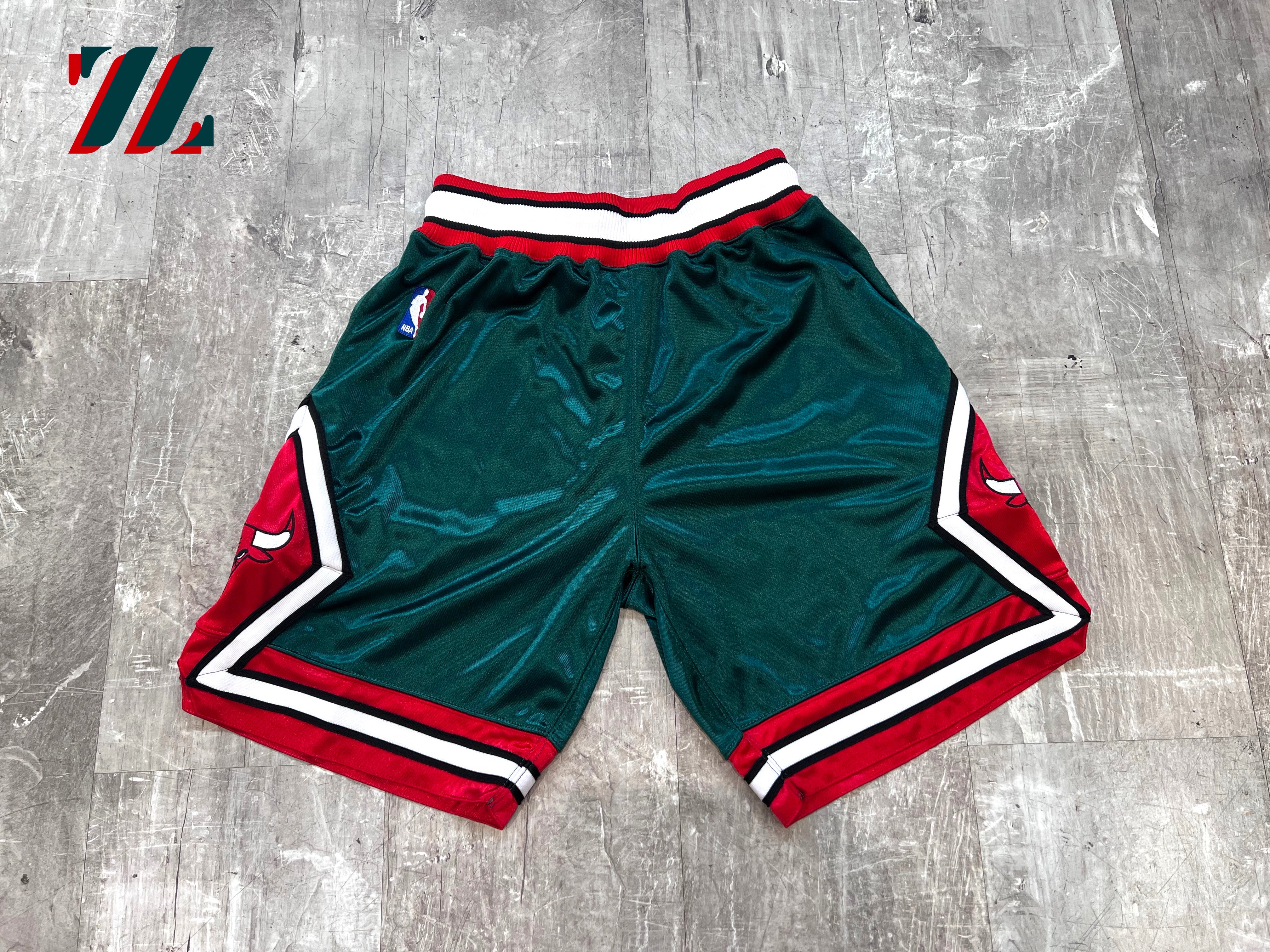 Men’s Mitchell & Ness Chicago Bulls ‘08-‘09 Shorts XL