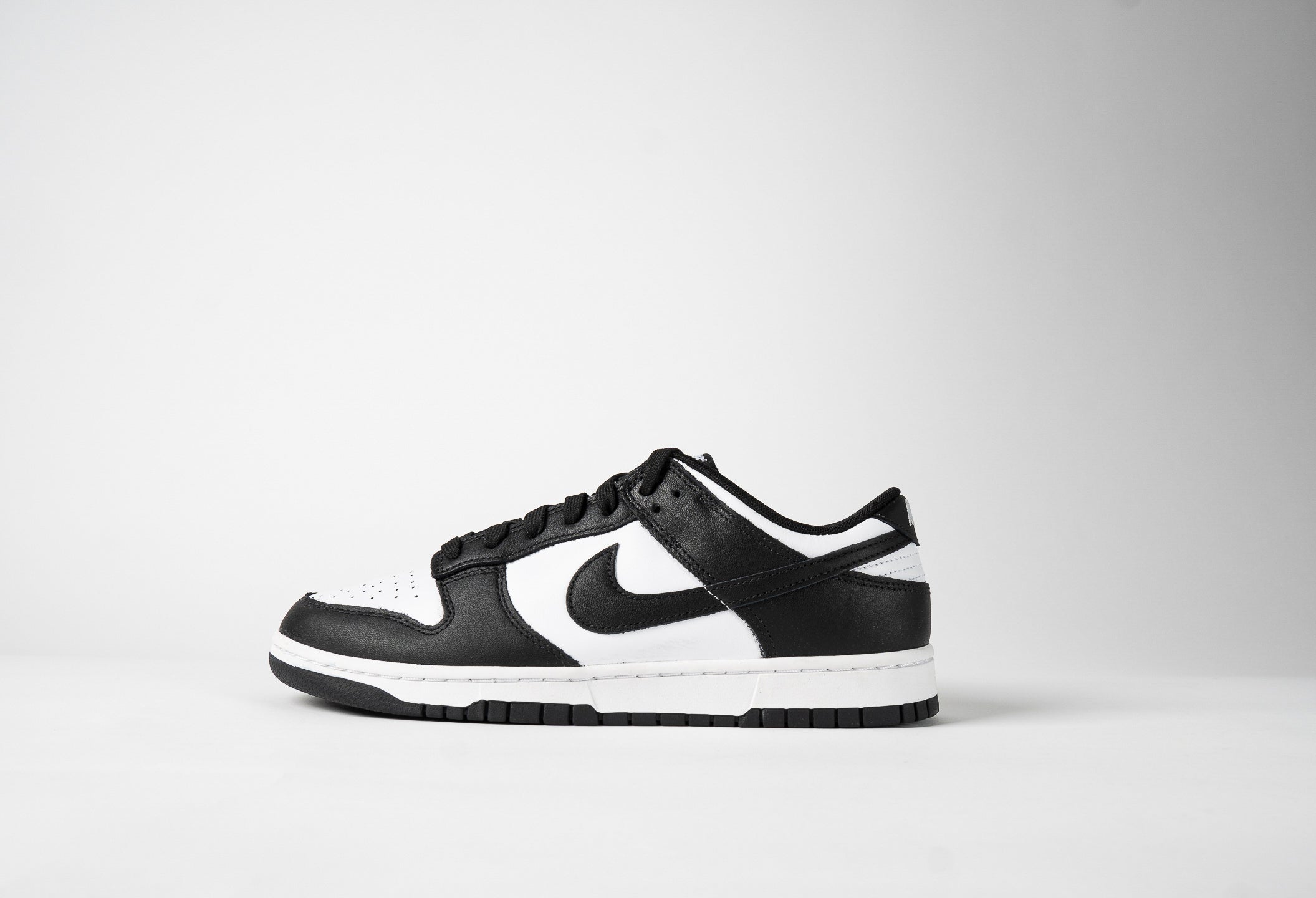 Nike Dunk Low Panda Men deals Size 10