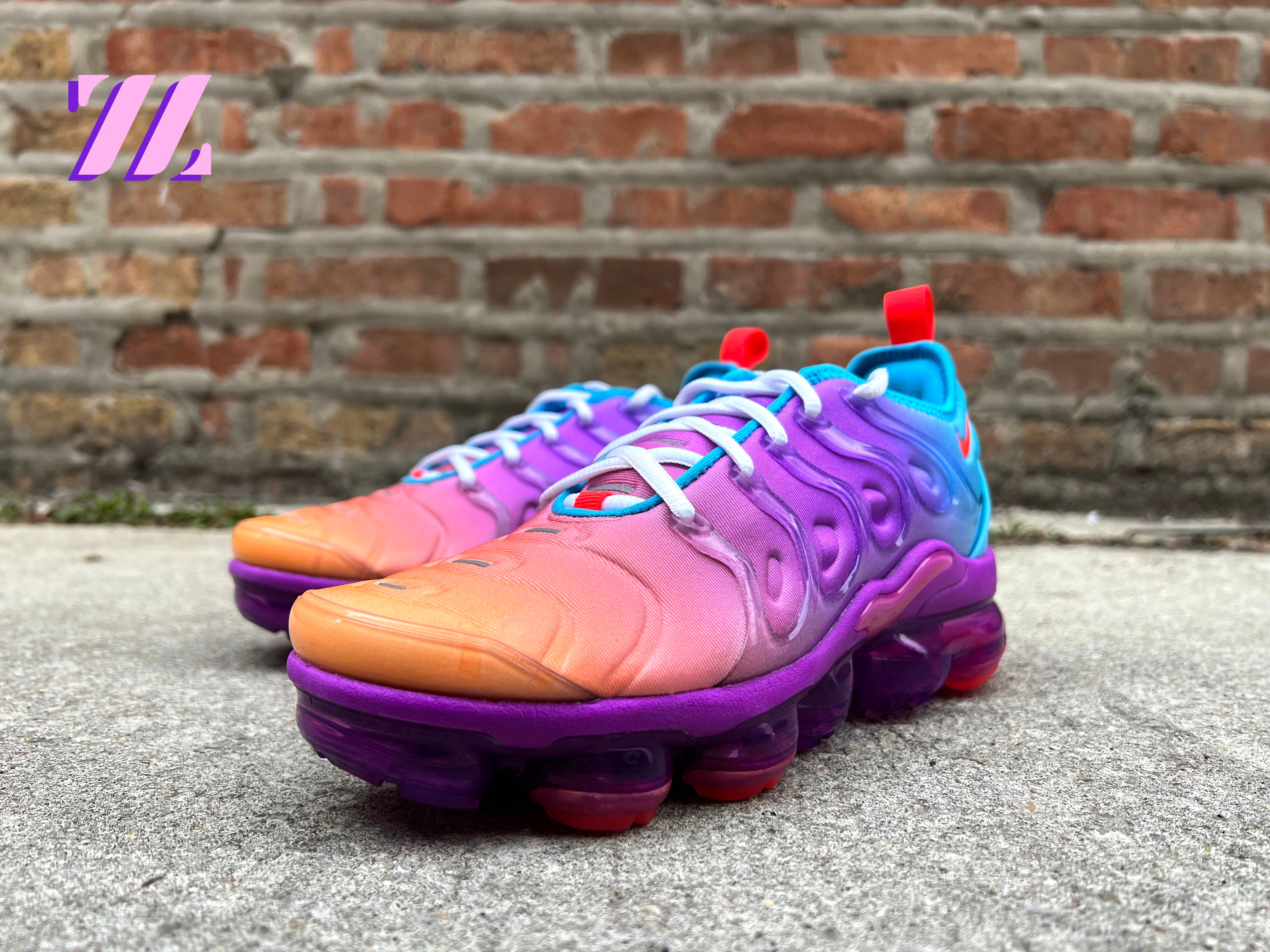 Nike air vapormax discount plus pink and purple