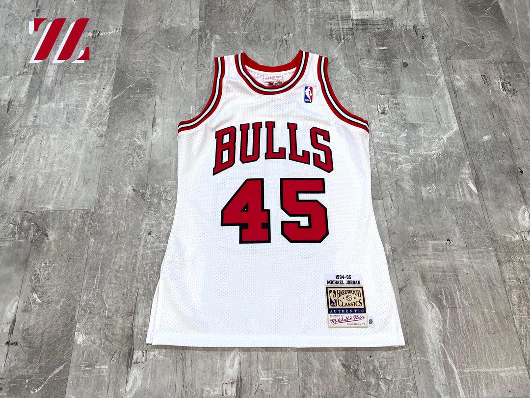 MITCHELL AND NESS Chicago Bulls Michael Jordan 1994-95 Authentic
