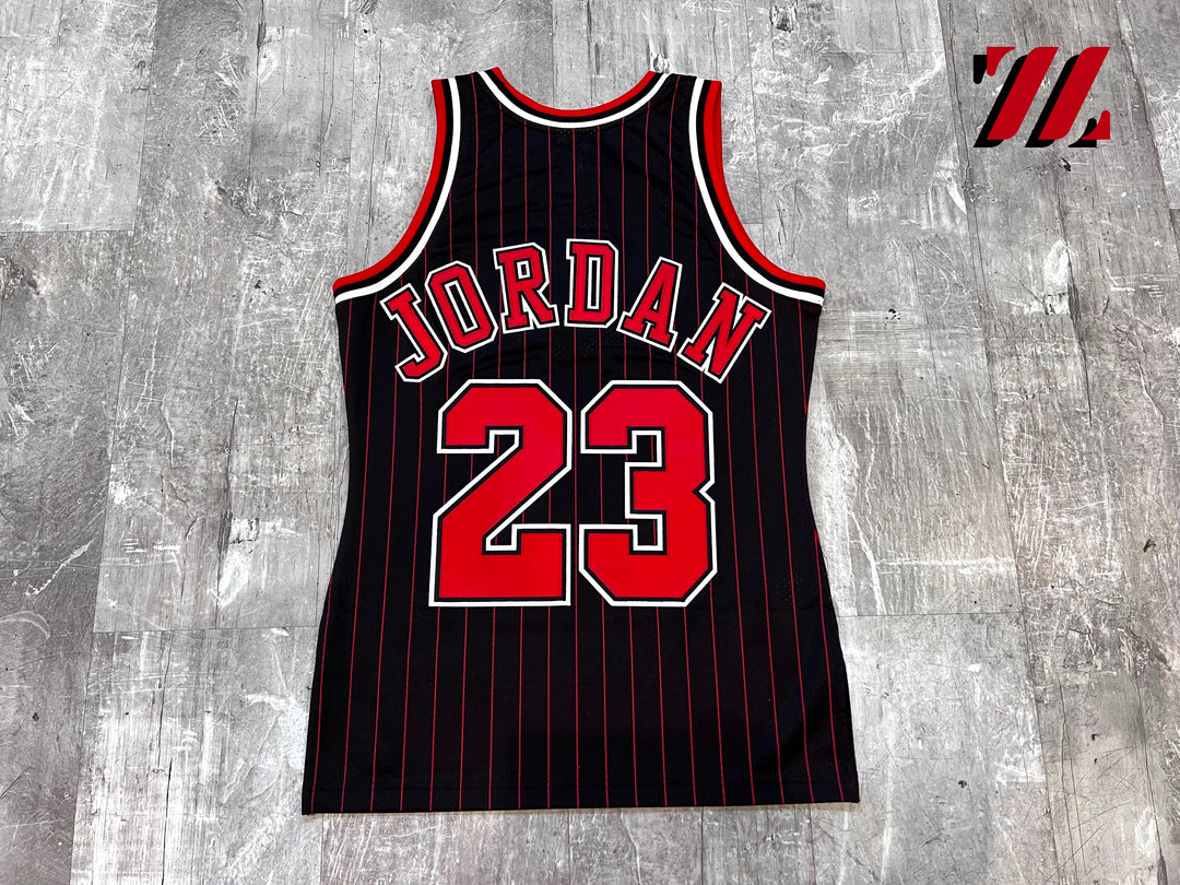 Mitchell & Ness Chicago Bulls Michael Jordan Jersey XS