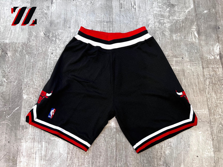 Men’s Mitchell & Ness Chicago Bulls Alternate ‘97-‘98 Shorts