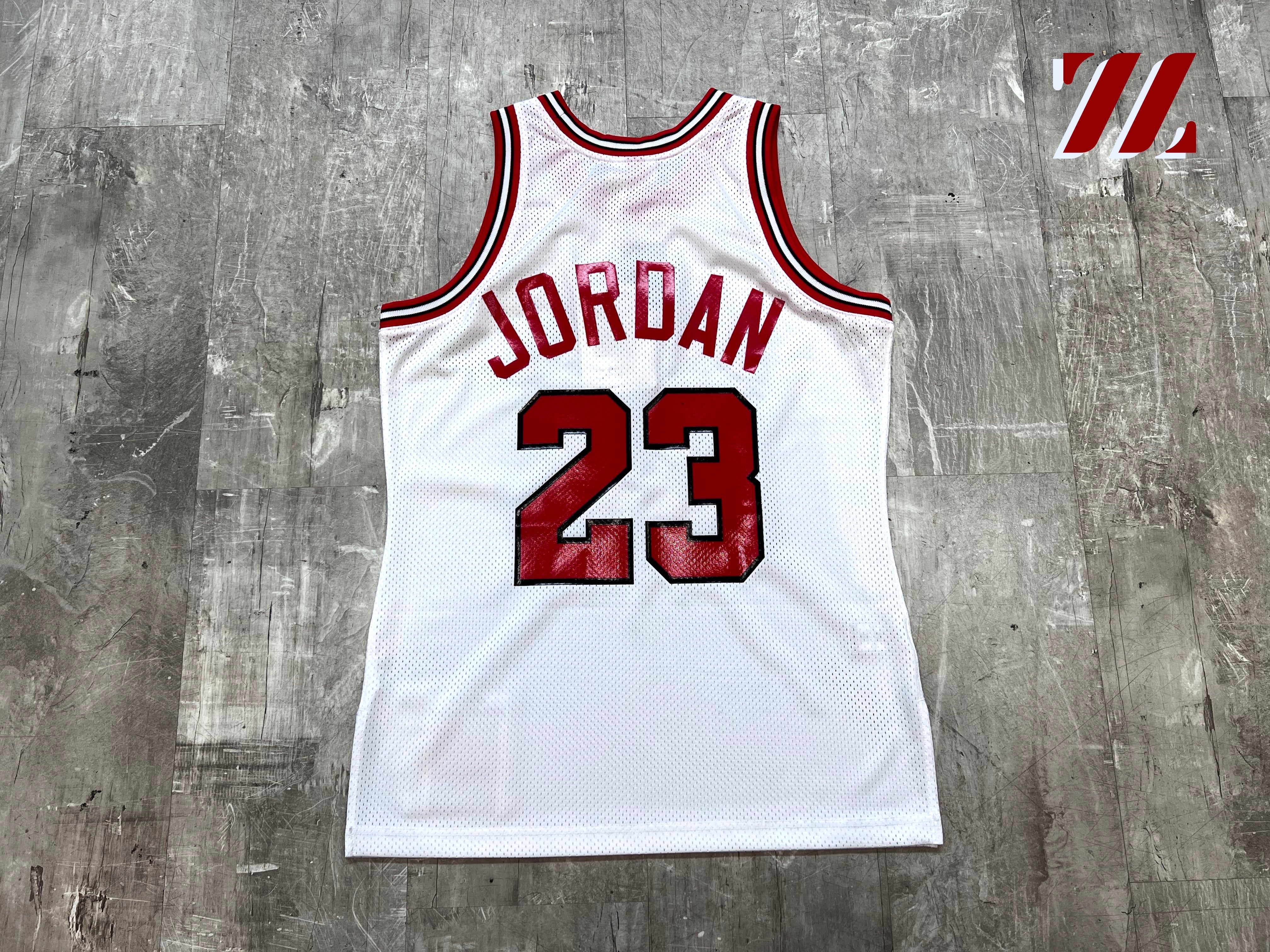 Mitchell & Ness Michael Jordan ‘91-‘92 Bulls Jersey